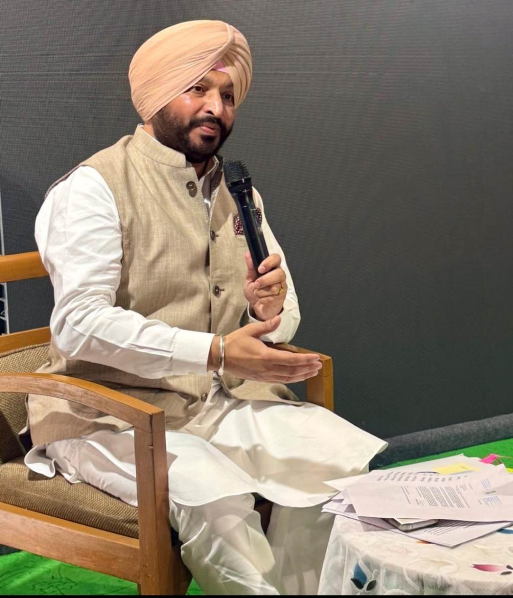 ਰੇਲ ਮੰਤਰਾਲੇ ਵੱਲੋਂ ਫਿਰੋਜ਼ਪੁਰਪੱਟੀ ਰੇਲ ਲਿੰਕ ਪ੍ਰੋਜੈਕਟ 2572 ਕਿਮੀ ਨੂੰ ਮਨਜ਼ੂਰੀ ਅਨੁਮਾਨਿਤ ਲਾਗਤ 76419 ਕਰੋੜ ਰੁਪਏ ਰਵਨੀਤ ਸਿੰਘ ਬਿੱਟੂ